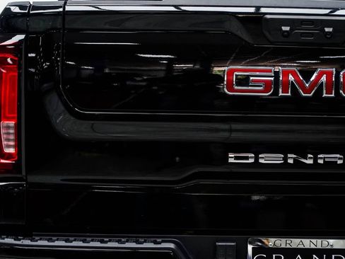 Used 2024 GMC Sierra 1500 Denali w/ Denali Reserve Package AWD/4WD image 15