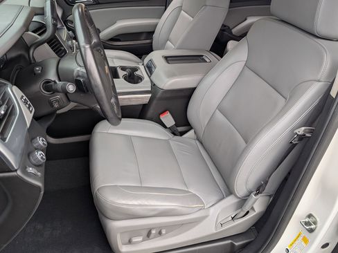 Used 2020 Chevrolet Tahoe LT w/ Luxury Package image 16