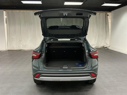 New 2026 Chevrolet Trax LT w/ LT Convenience Package FWD image 26