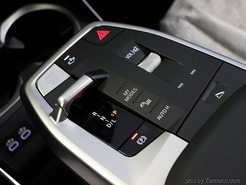 Used 2025 BMW X1 xDrive28i w/ Premium Package image 25