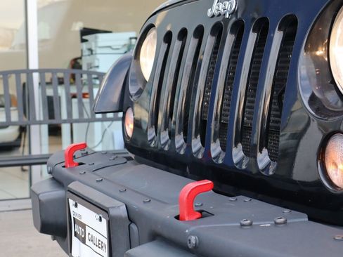 Used 2015 Jeep Wrangler Rubicon image 24