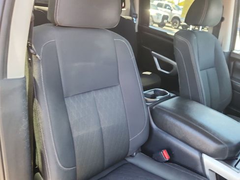 Used 2019 Nissan Titan SV w/ SV Convenience Package AWD/4WD image 17