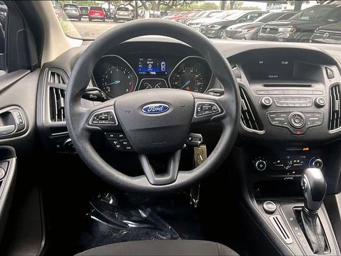 Used 2016 Ford Focus SE image 6