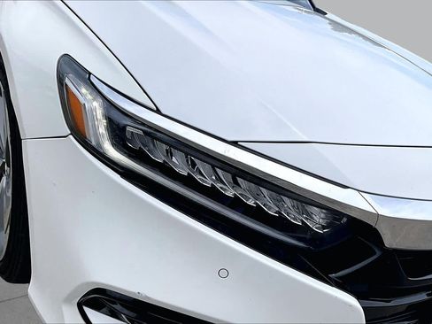 Used 2018 Honda Accord Touring image 26