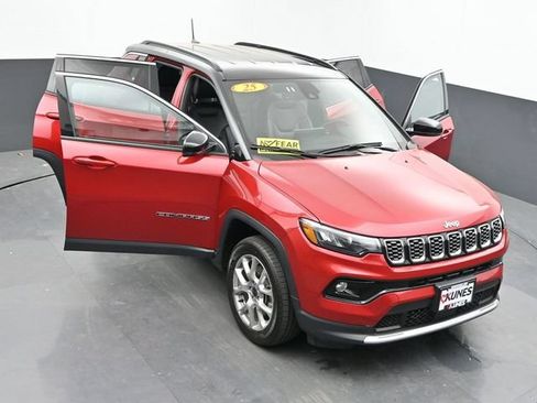 Used 2025 Jeep Compass Limited AWD/4WD image 58
