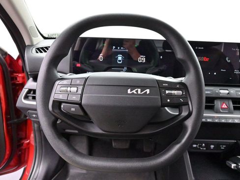 Used 2025 Kia K4 FWD image 14
