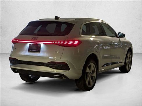 New 2025 Audi Q5 Premium Plus image 2