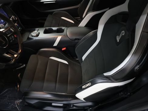 Used 2022 Ford Mustang Shelby GT500 w/ Carbon Fiber Track Pack RWD image 87