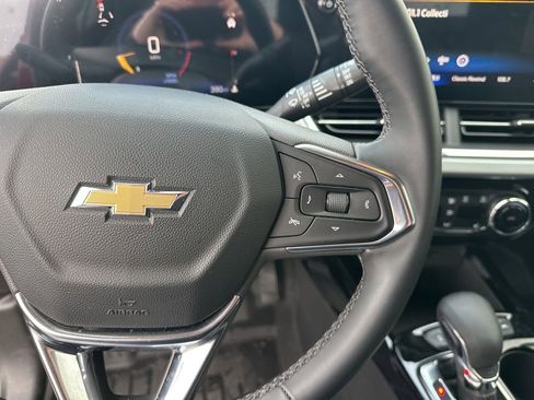 Used 2025 Chevrolet Trax LT w/ Driver Confidence Package image 15