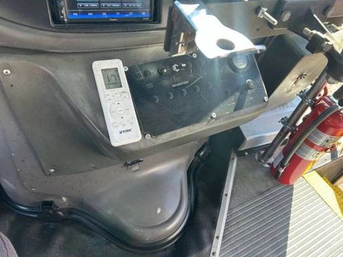 Used 2006 Ford E-350 and Econoline 350 Super Duty image 63