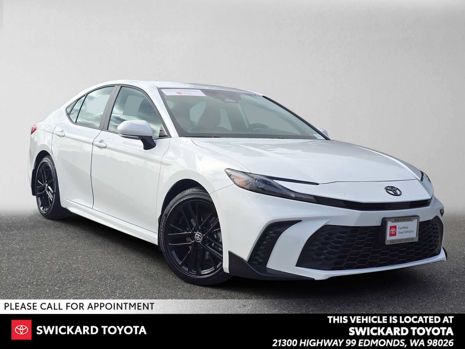 Used 2026 Toyota Camry SE w/ Multimedia Upgrade Package FWD image 1