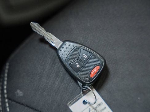 Used 2017 Jeep Wrangler Unlimited Sahara w/ Connectivity Group image 44