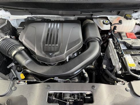 Used 2024 Chevrolet Traverse RS w/ LPO, Floor Liner Package image 7