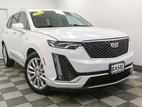 Used 2020 Cadillac XT6 Premium Luxury image 2