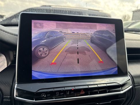 Used 2022 Jeep Compass Altitude image 17