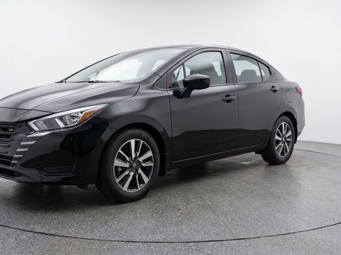 Used 2025 Nissan Versa SV FWD image 3