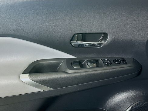 Used 2023 Nissan Kicks SR w/ SR Premium Package FWD image 15