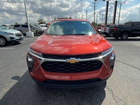 Used 2024 Chevrolet Trax LS FWD image 3
