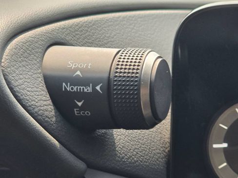 Used 2025 Lexus ES 350 w/ Premium Package FWD image 33