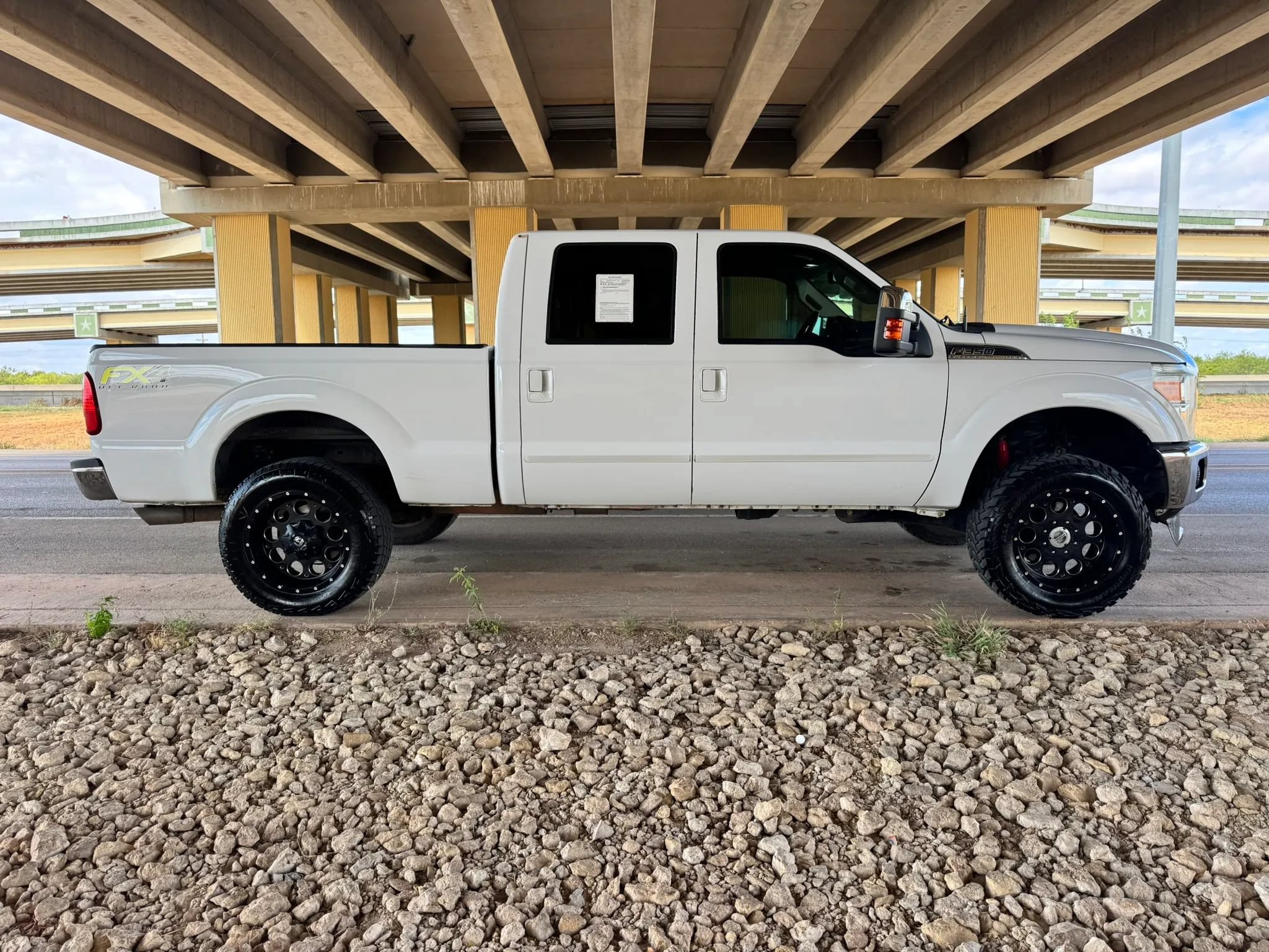 Used 2012 Ford F350 Lariat w/ Lariat Ultimate Pkg AWD/4WD image 2