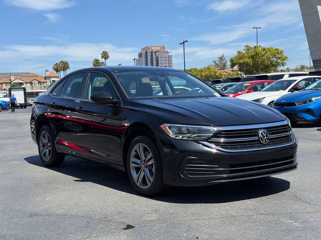 Used 2024 Volkswagen Jetta SE FWD image 5