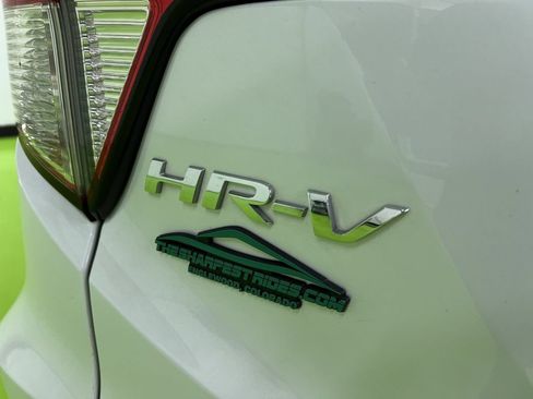 Used 2020 Honda HR-V LX image 12
