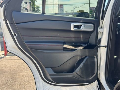 Used 2023 Ford Explorer ST-Line w/ Class IV Trailer Tow Package AWD/4WD image 24