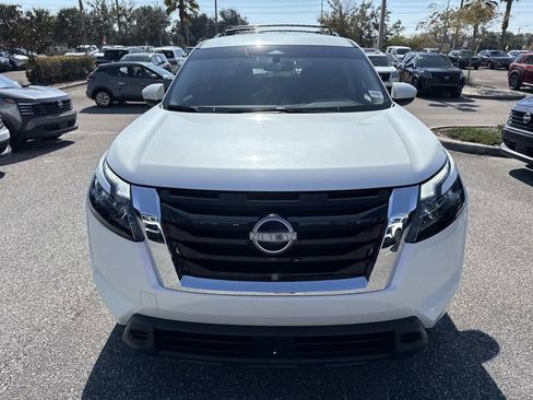 Certified 2024 Nissan Pathfinder SV image 9