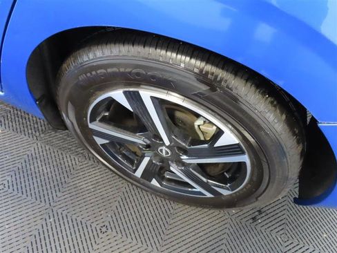 Used 2025 Nissan Sentra SV FWD image 5