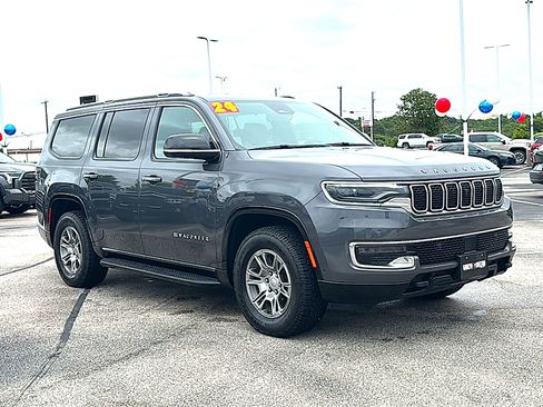 Used 2023 Jeep Wagoneer 4WD w/ Convenience Group I image 10