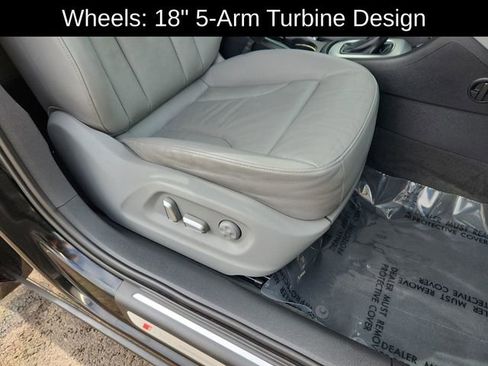 Used 2018 Audi Q3 2.0T Premium w/ Convenience Package image 24