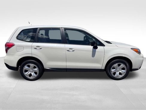 Used 2014 Subaru Forester 2.5i w/ Popular Package #1 AWD/4WD image 4