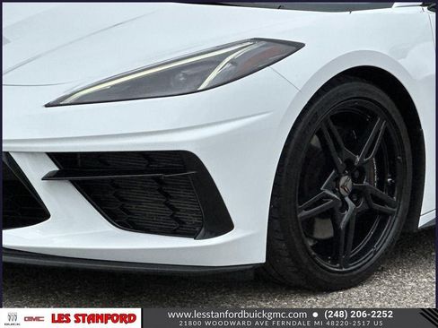 Used 2021 Chevrolet Corvette Stingray Coupe w/ Z51 Performance Package RWD image 9
