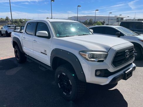 Used 2016 Toyota Tacoma SR5 w/ Towing Package image 2