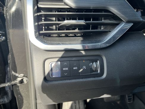 Used 2026 GMC Acadia Elevation w/ Elevation Premium Package AWD/4WD image 22