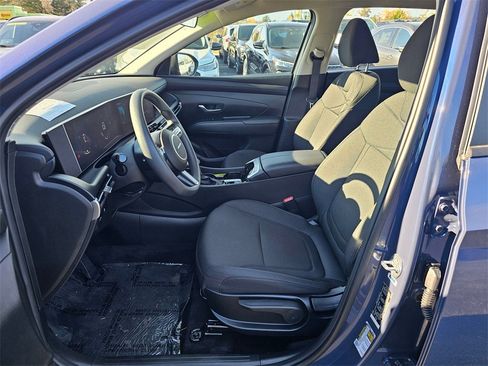 Certified 2025 Hyundai Tucson SE image 21