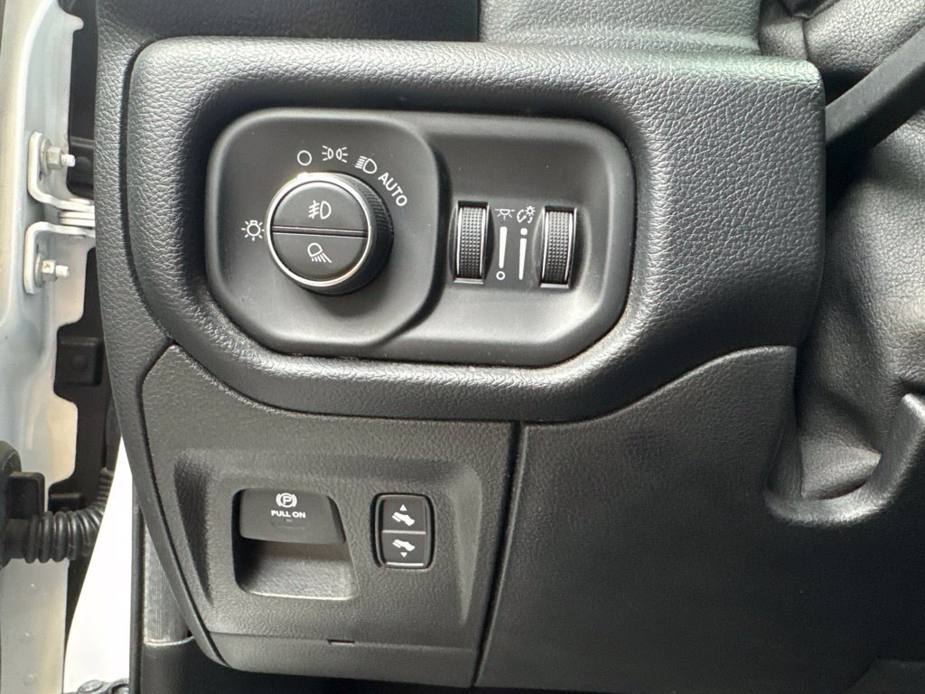 Used 2020 RAM 1500 Laramie AWD/4WD image 23