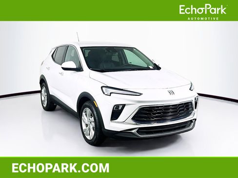 Used 2024 Buick Encore GX Preferred FWD image 1