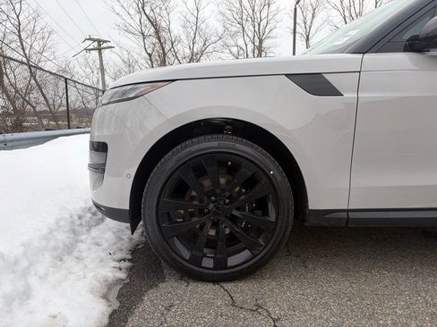 New 2026 Land Rover Range Rover Sport SE image 9
