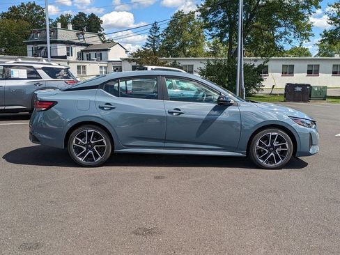 New 2025 Nissan Sentra SR w/ SR Premium Package FWD image 30