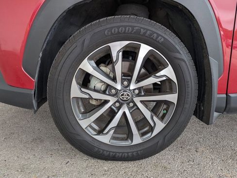 Used 2024 Toyota Corolla Cross XLE w/ Convenience Package image 14