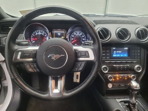 Used 2016 Ford Mustang Convertible RWD image 22