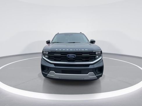 New 2026 Ford Expedition Max Platinum image 3