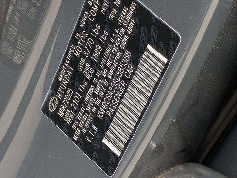 New 2025 Hyundai Venue Limited image 29