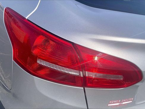 Used 2016 Ford Focus SE w/ Equipment Group 201A image 25