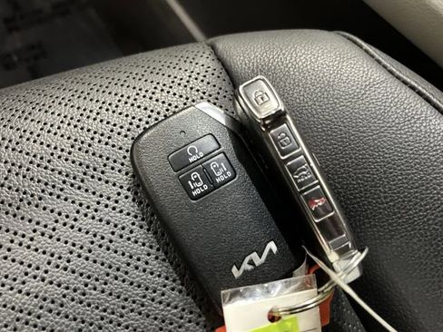 Certified 2024 Kia Carnival SX Prestige image 28