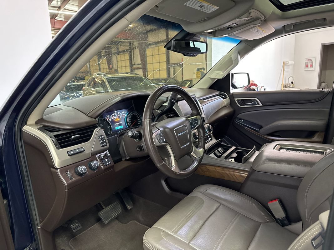 Used 2019 GMC Yukon Denali w/ Denali Ultimate Package AWD/4WD image 8