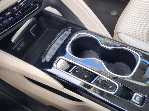 Used 2021 Buick Envision Essence FWD image 15