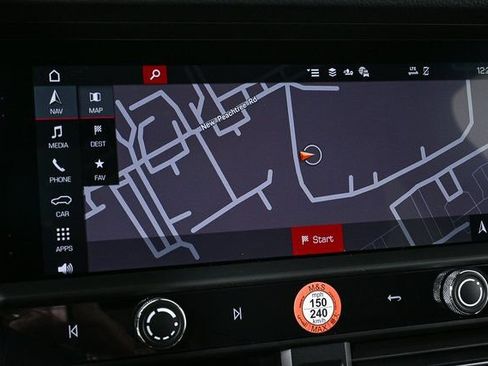 Certified 2025 Porsche Macan image 14