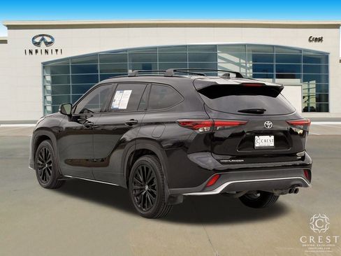 Used 2024 Toyota Highlander XSE image 7